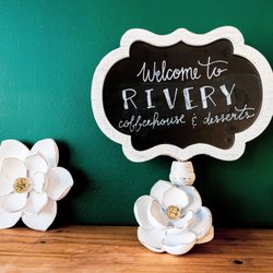 Rivery Coffee and Bagels - Decor