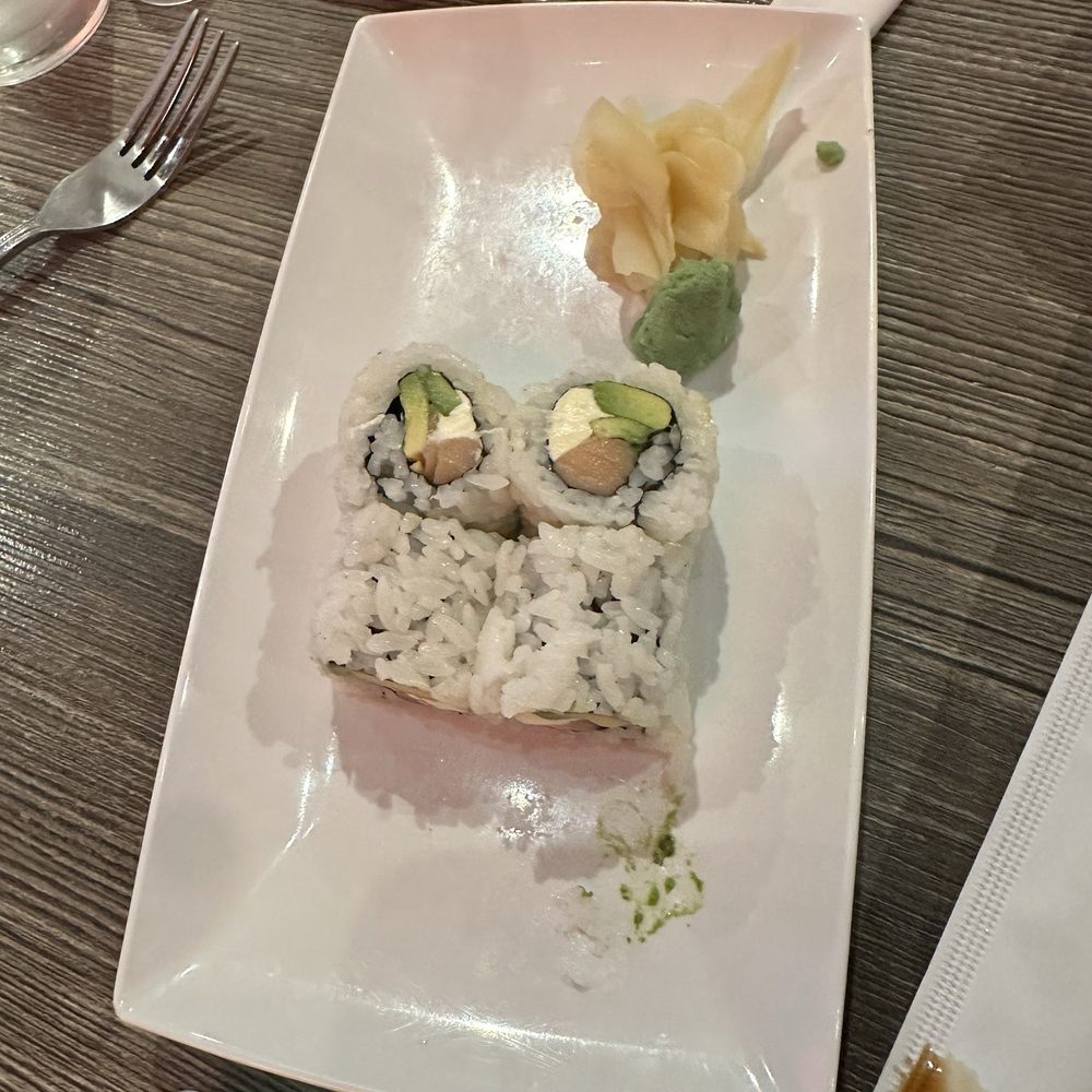 Edo Ramen House - Smoked salmon, cream cheese & avacado - Ramen Near Me - Royal Oak, Michigan Edo Ramen House - Smoked salmon, cream cheese & avacado - Ramen Near Me - Royal Oak, Michigan