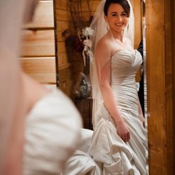 Blush-u Makeup Artistry - We have a booth at Mad City Bridal Expo!