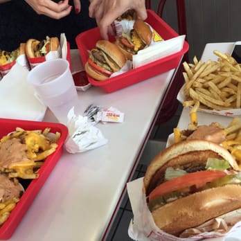 In-N-Out Burger - Diggin in! Double double animal style - Burgers Near Me - Glendale, California In-N-Out Burger - Diggin in! Double double animal style - Burgers Near Me - Glendale, California