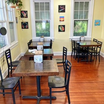 HoneySuckle Cafe - Indoor Dining View - Salad Near Me - Norfolk, Virginia HoneySuckle Cafe - Indoor Dining View - Salad Near Me - Norfolk, Virginia