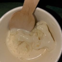 The vanilla ice cream tasted like chalk and sawdust. Also I would give zero stars if I could, but can't. The vanilla ice cream tasted like chalk and sawdust. Also I would give zero stars if I could, but can't.