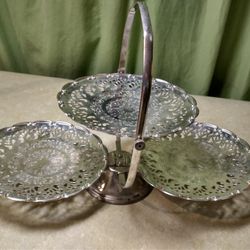 Idyllwild Help Center Thrift Store - Folding cake tray all cleaned up.