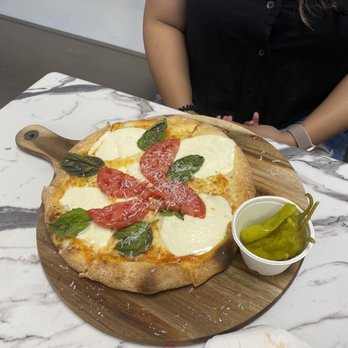 Manan Bakery - Margherita Flatbread 10" - Bakeries Near Me - Las Vegas, Nevada Manan Bakery - Margherita Flatbread 10" - Bakeries Near Me - Las Vegas, Nevada