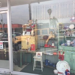 Mrs. Darling Antiques - New month, new storefront display! (pt.2)