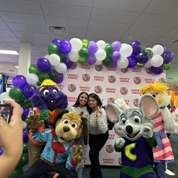 Great place with great customer service and great food.