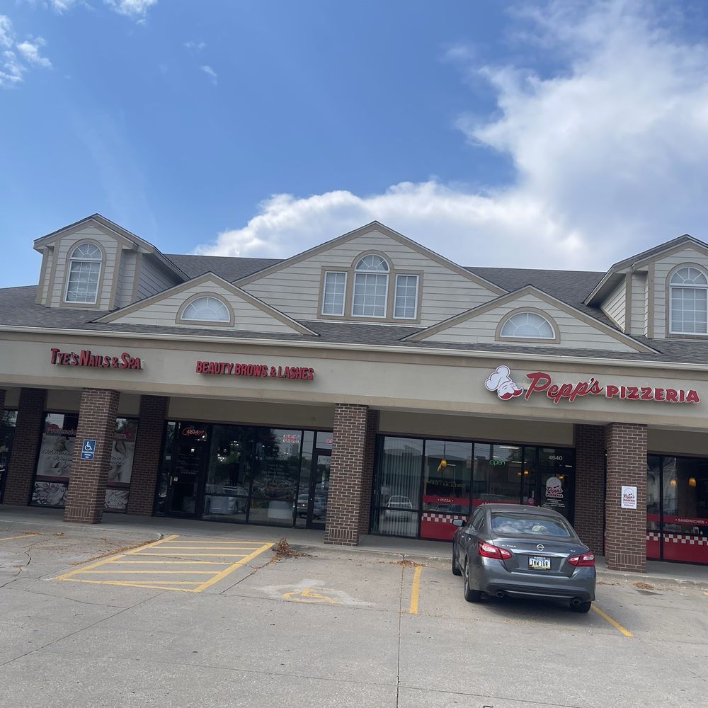 Pepp's Pizzeria - Large Parking Lot - Pizza Near Me - Urbandale, Iowa Pepp's Pizzeria - Large Parking Lot - Pizza Near Me - Urbandale, Iowa