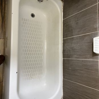 Super 8 by Wyndham Rayville - BathTub - Hotels Near Me - Rayville, Louisiana