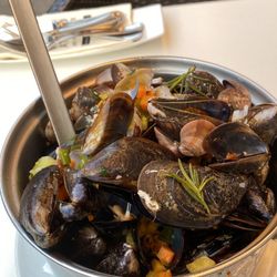 Fischviertel am Naschmarkt - Mussels & clams with broth