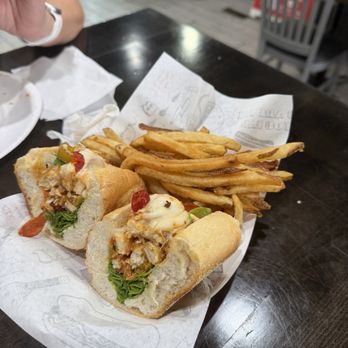 Krave It Pizza & Sandwich Joint - Chicken sandwich with pepperoni, buffalo and arugula - Sandwiches Near Me - Bayside, New York Krave It Pizza & Sandwich Joint - Chicken sandwich with pepperoni, buffalo and arugula - Sandwiches Near Me - Bayside, New York