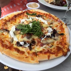 Atomic Bar - Souvlaki pizza