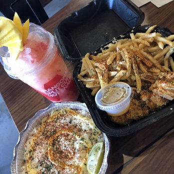 Zero Degrees - Pink Lychee smoothie, Classic elotes and fried shrimp combo with garlic butter fries and sauce - Bubble Tea Near Me - Orlando, Florida