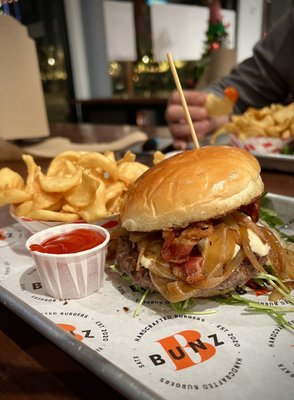 Bunz Handcrafted Burgers by null