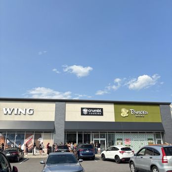 Crumbl - Heartland - Outside - Bakeries Near Me - Mississauga, Ontario Crumbl - Heartland - Outside - Bakeries Near Me - Mississauga, Ontario