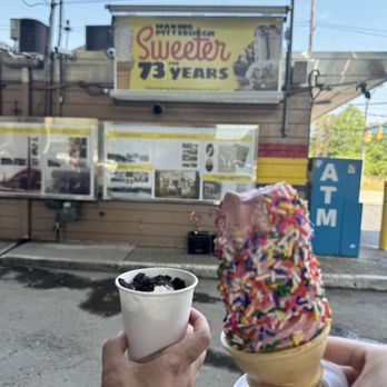Page's - dirt sundae & black raspberry soft serve - Ice Cream & Frozen Yogurt Near Me - Pittsburgh, Pennsylvania