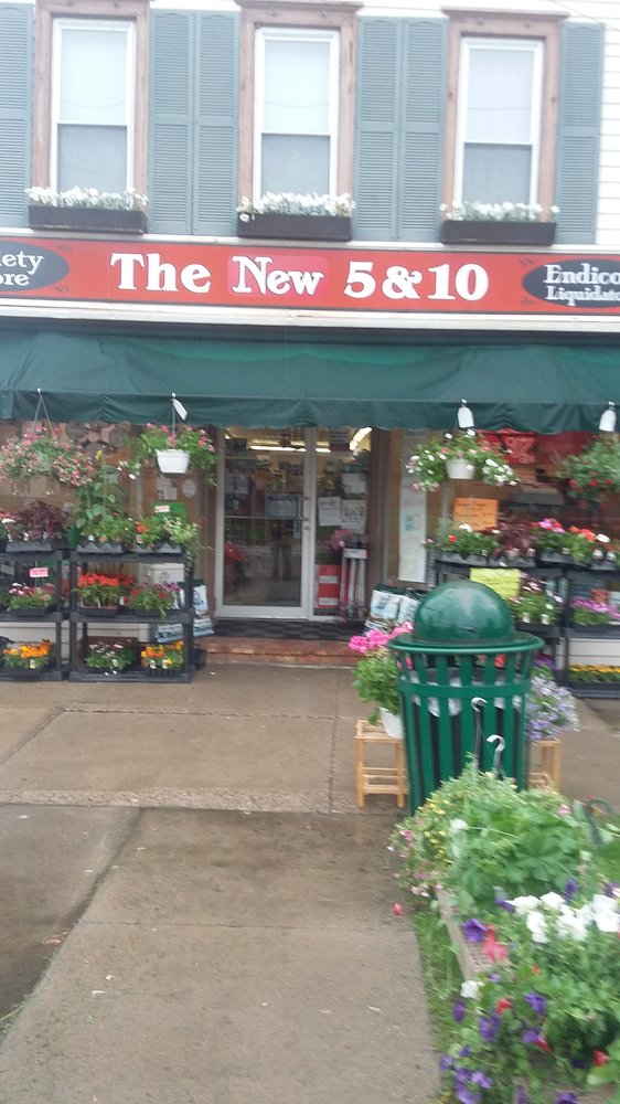 The New 5 &10 Variety Store Logo