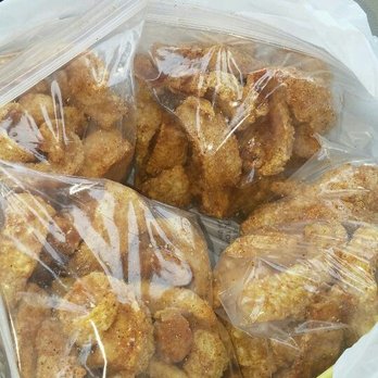 Triplet's Blue Store - Plank Rd - Cracklins! - Chicken Wings Near Me - Baton Rouge, Louisiana
