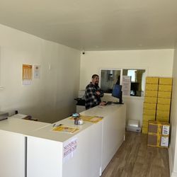 DHL Express Servicepoint - Service counter