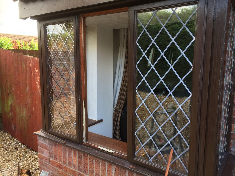Window & Door Repairs - Garage Door Contractor in Pontypool, MON