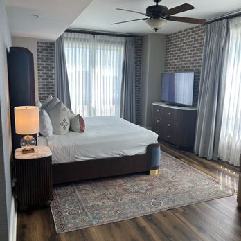 The Restoration - Bedroom - Hotels Near Me - Charleston, South Carolina The Restoration - Bedroom - Hotels Near Me - Charleston, South Carolina