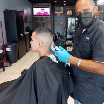 Legacy Barber - Low top fade by @josue_lefty_flores - Barbers Near Me - Hollywood, Florida Legacy Barber - Low top fade by @josue_lefty_flores - Barbers Near Me - Hollywood, Florida