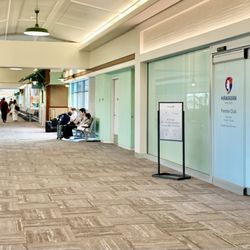 Hawaiian Airlines Premier Club - New across from gate 13/14