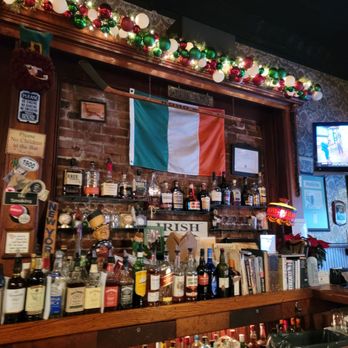 Reese's 1900 - Bar - Pubs Near Me - Patchogue, New York