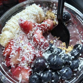 In The Pink - Açaí blended with peanut butter. It's the only way! - Juice Bars & Smoothies Near Me - Providence, Rhode Island