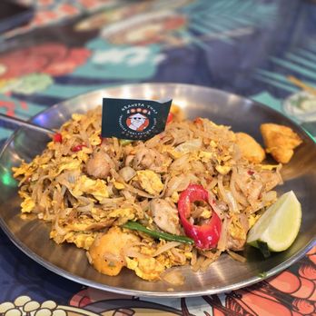 Grandpa Thai - Chicken Pad Thai - Thai Near Me - Toronto, Ontario Grandpa Thai - Chicken Pad Thai - Thai Near Me - Toronto, Ontario