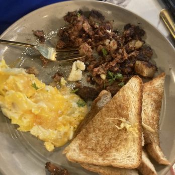 Table 22 - Harlem Corned Beef Hash - Soul Food Near Me - Tampa, Florida Table 22 - Harlem Corned Beef Hash - Soul Food Near Me - Tampa, Florida