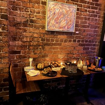 Hôtel Biron - Wine Bars Near Me - San Francisco, California Hôtel Biron - Wine Bars Near Me - San Francisco, California
