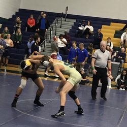 Skyline High School - Setting up for a takedown !!
