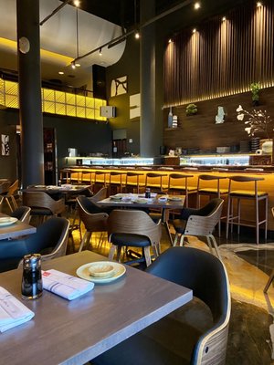 totoya sushi lounge by null