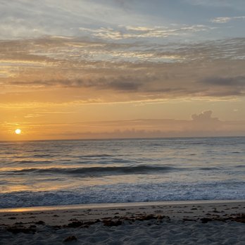 Sea Spray Inn - First morning light on Easter Weekend - Hotels Near Me - Vero Beach, Florida Sea Spray Inn - First morning light on Easter Weekend - Hotels Near Me - Vero Beach, Florida