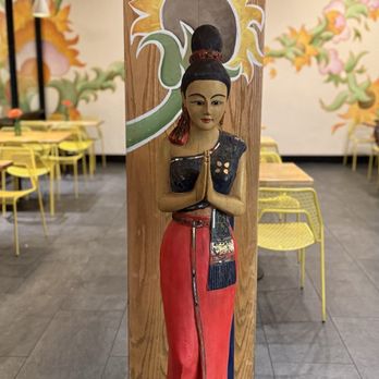 Saffron Thai - Decor - Thai Near Me - San Diego, California