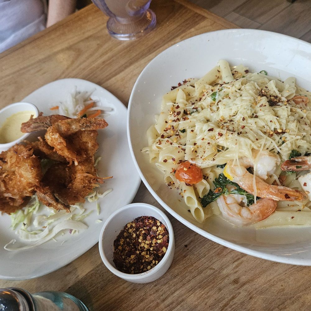 Leilani's On The Beach - Garlic Shrimp pasta - Seafood Near Me - Lahaina, Hawaii