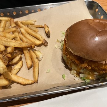 Chili's - a burger and french fries on a tray - Bars Near Me - Kansas City, Kansas Chili's - a burger and french fries on a tray - Bars Near Me - Kansas City, Kansas