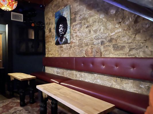 Bull's Irish Pub by null