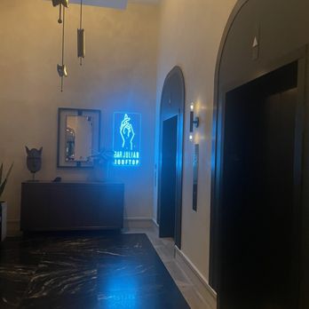 Bar Julian - Elevator sign - Cocktail Bars Near Me - Savannah, Georgia