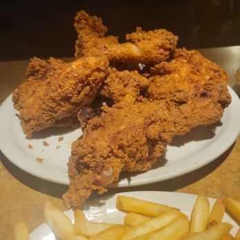 Castelli's Restaurant at 255 - Fried chicken - Italian Near Me - Alton, Illinois Castelli's Restaurant at 255 - Fried chicken - Italian Near Me - Alton, Illinois