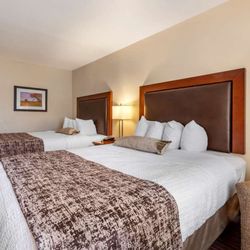 Best Western Plus Sparta Trail Lodge - Double Queen Room