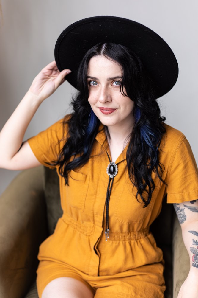 Stay Golden Spa & Bridal Bar Logo