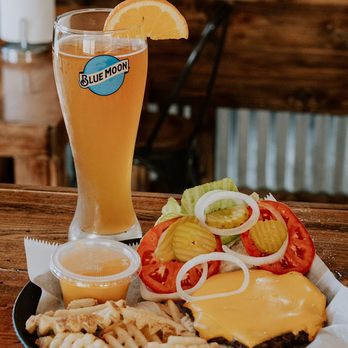 Bailey's Bar and Grille - Burgers! - Gastropubs Near Me - Elyria, Ohio