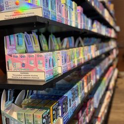 King's Smoke & Vape - Largest selection of flavored disposable vapes in Denver. Find Geek Bar, Foger, Lost Mary, Raz, and more!