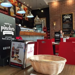 Lizarran - Camareros muy amables y rápidos. Comida buena en relación calidad precio. Tienen menú del día y tapas muy elaboradas.