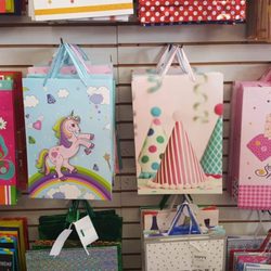 SD Best 99 cents and up - Gift bags and gift cards for every occasion at low prices!