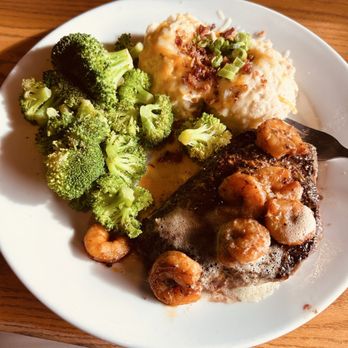 Chili's - Surf and turf featuring a 10 oz sirloin - American Near Me - Idaho Falls, Idaho Chili's - Surf and turf featuring a 10 oz sirloin - American Near Me - Idaho Falls, Idaho
