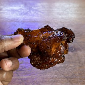 Stiles Switch BBQ & Brew - Oak Smoked Wings (6ct) (Hot Buffalo) | IG: @jojuane - Barbeque Near Me - Austin, Texas Stiles Switch BBQ & Brew - Oak Smoked Wings (6ct) (Hot Buffalo) | IG: @jojuane - Barbeque Near Me - Austin, Texas