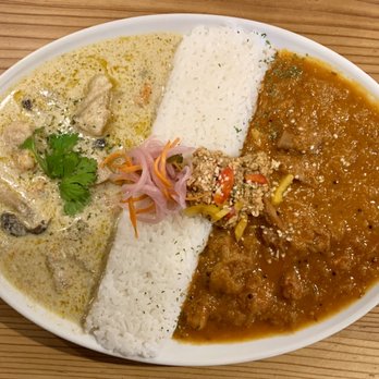 spice スエヒロ - Shrimp curry (left) and chicken curry (right) - 姬路市, 28