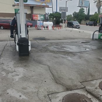 Sinclair - a gas pump at a gas station - Gas Stations Near Me - Los Angeles, California